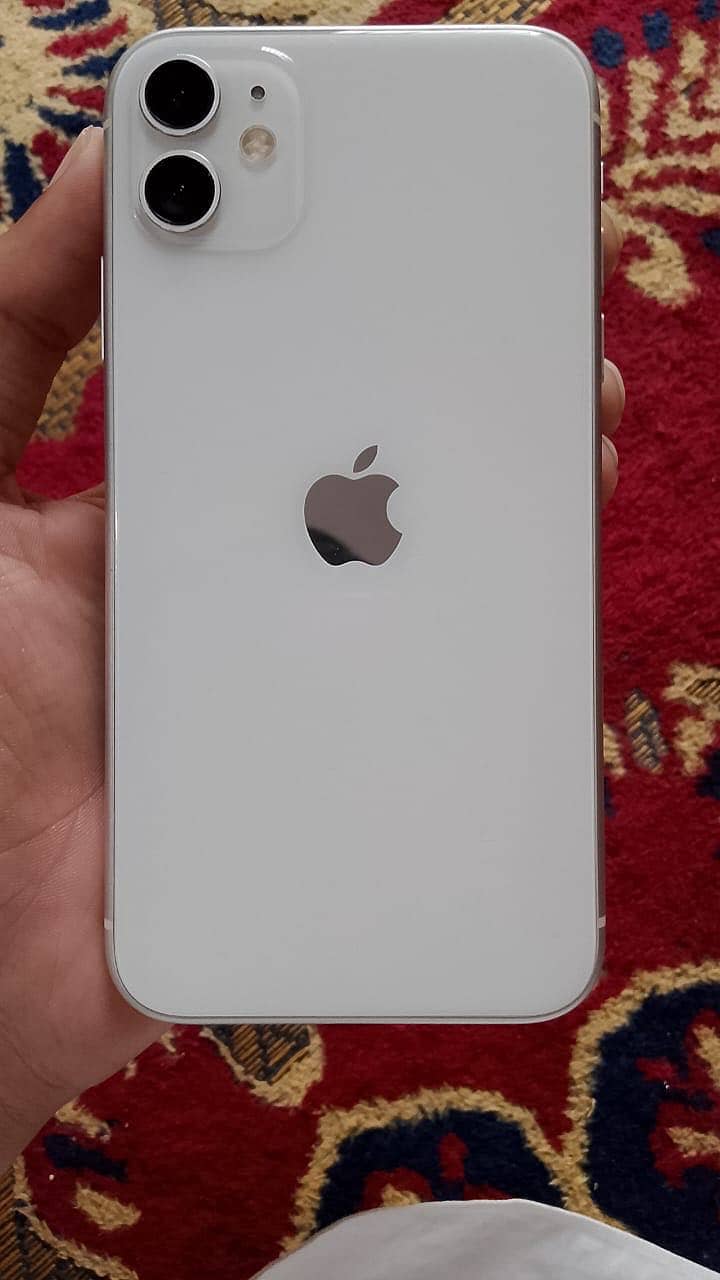 Apple iPhone 11 4