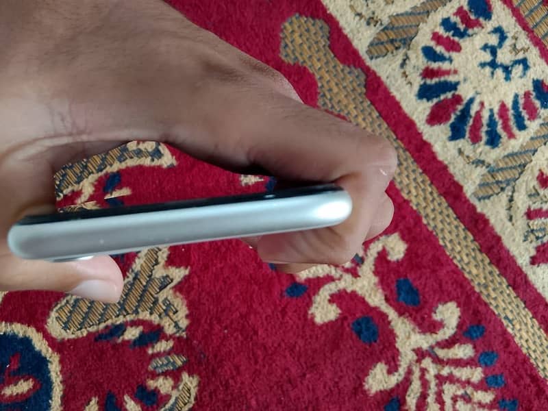 Apple iPhone 11 6