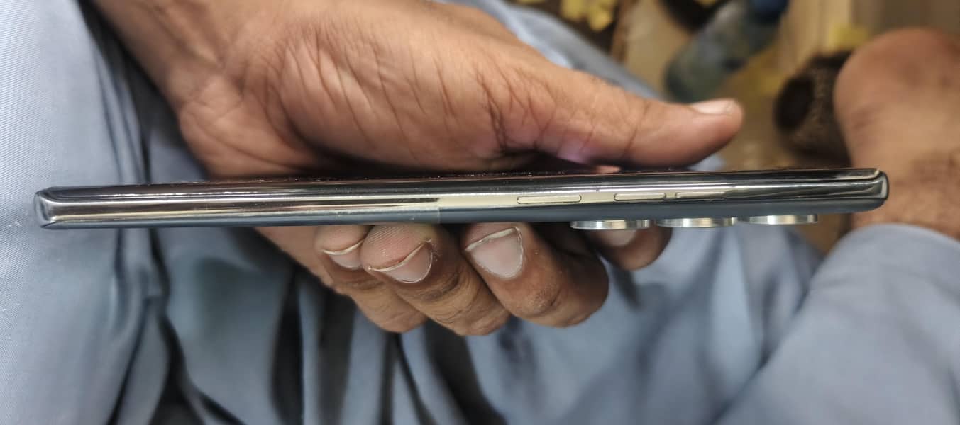 Tecno CAMON 40 Pro 4