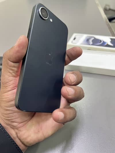 Apple iPhone 16e