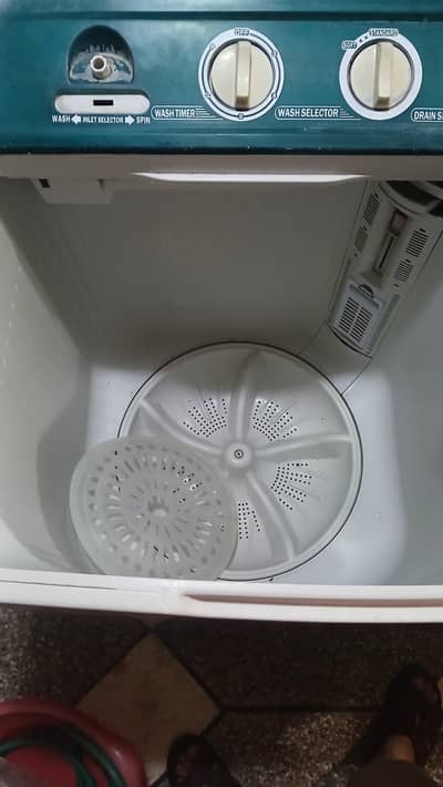 Haier HWM-120 AS 12 KG Twin Tub Semi Automatic