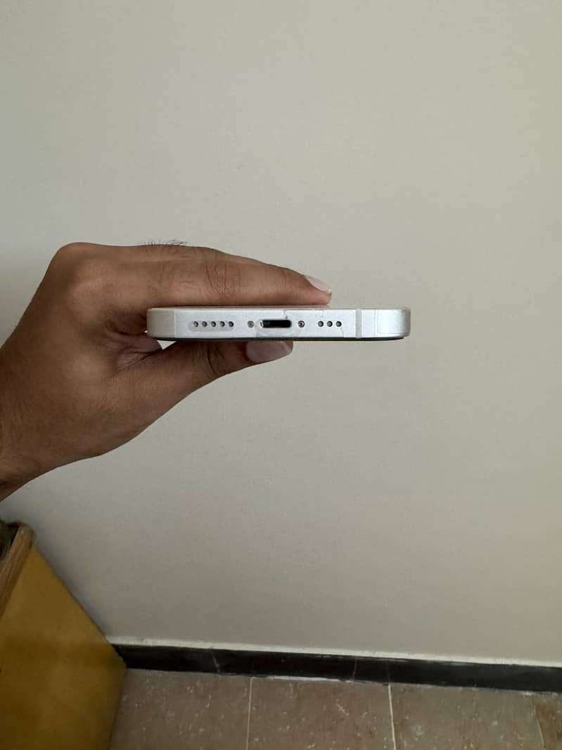 IPhone 13 0