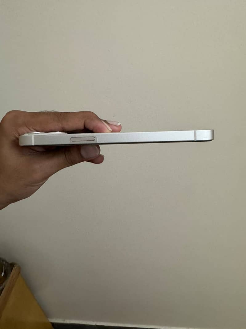 IPhone 13 5