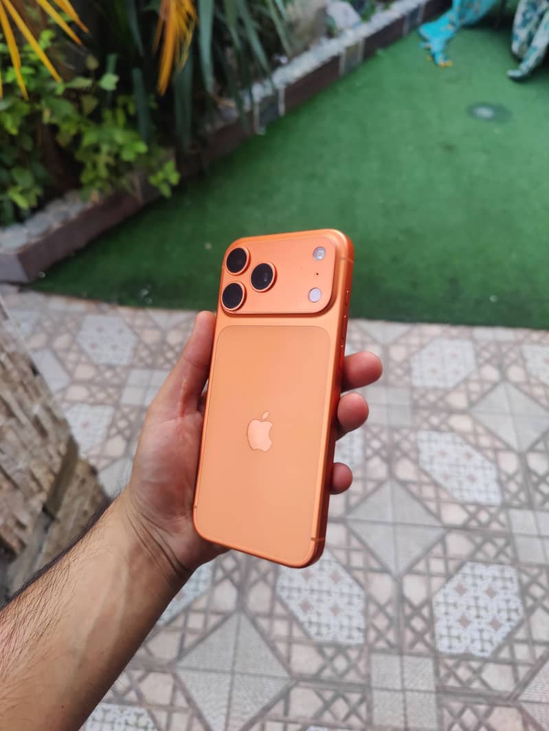 Apple iPhone 17 Pro Max 3