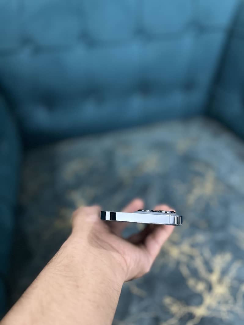 Apple iPhone 13 Pro 0