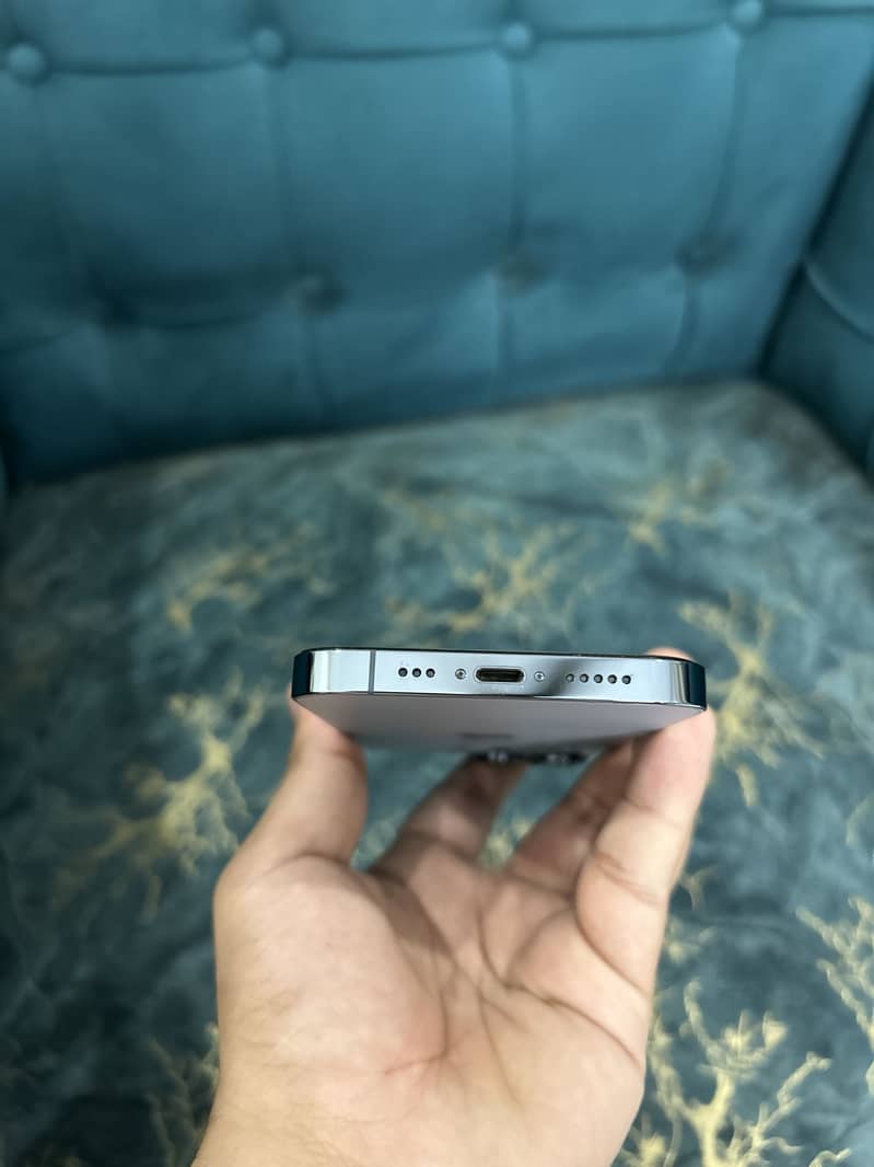 Apple iPhone 13 Pro 2