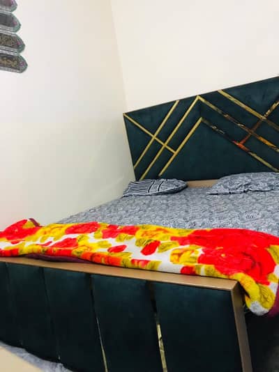 Poshished bed