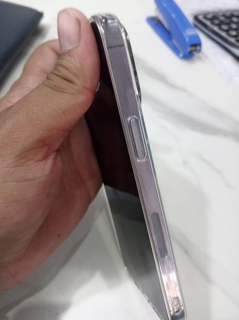 Apple iPhone 14 Pro Max 1