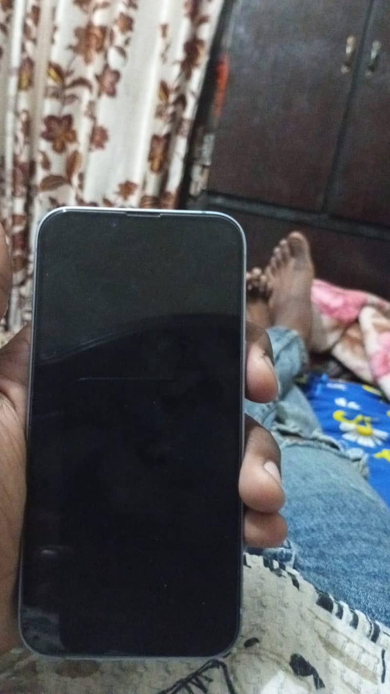 Apple iPhone 14 3