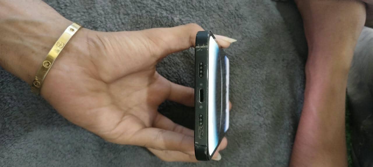 Apple iPhone 14 Pro Max 4