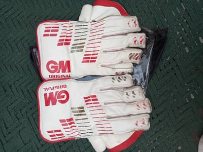 Gm cricket keeping gloves