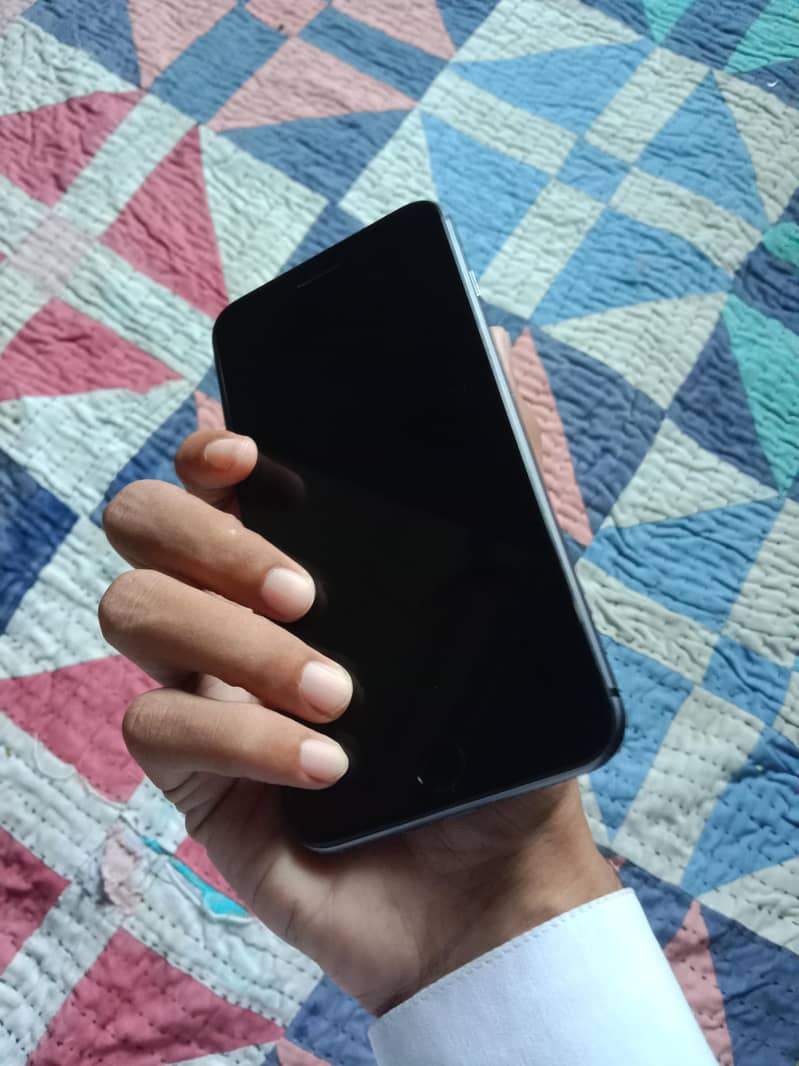Apple iPhone 8 Plus 2