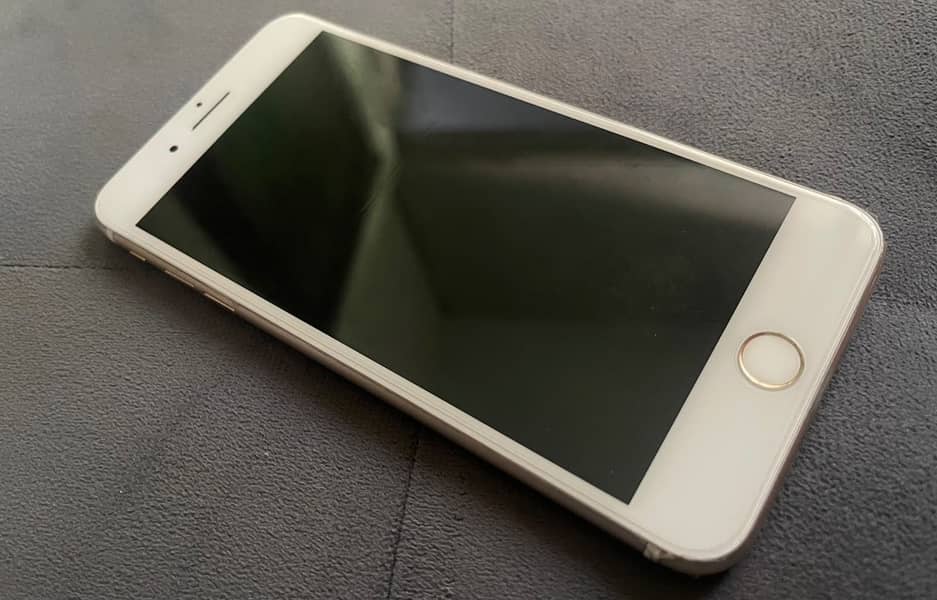 Apple iPhone 7 Plus 1