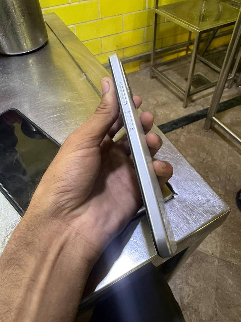OPPO A6s 1