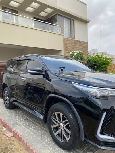Toyota Fortuner V 2018 4x4