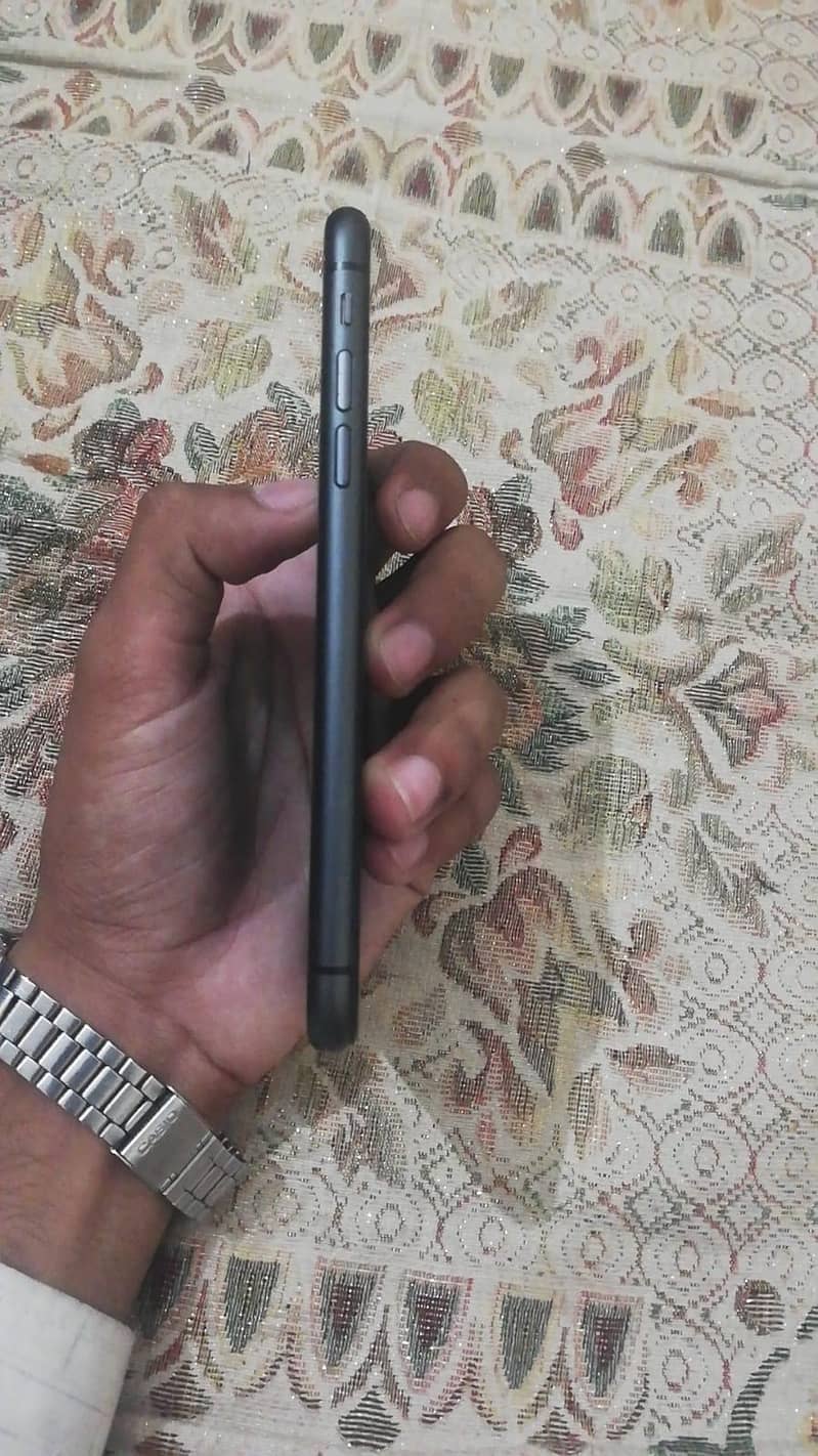 Apple iPhone 11 5