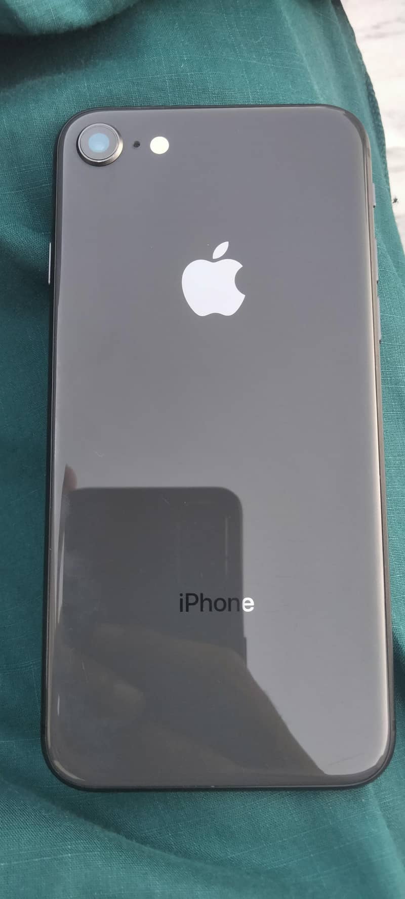 Apple iPhone 8 4
