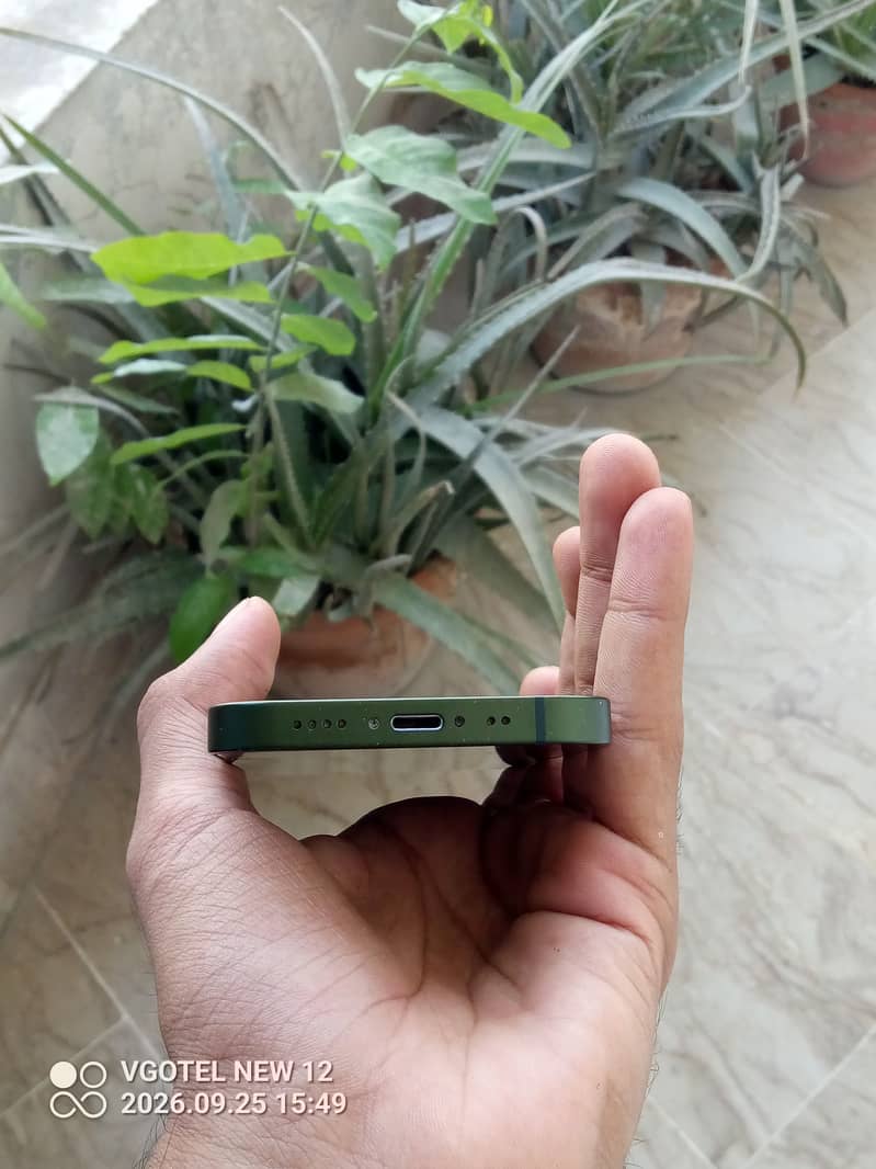 Apple iPhone 13 mini 5