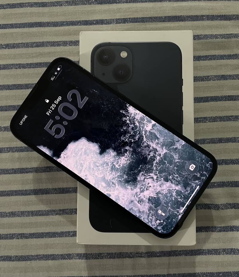 Apple iPhone 13 0
