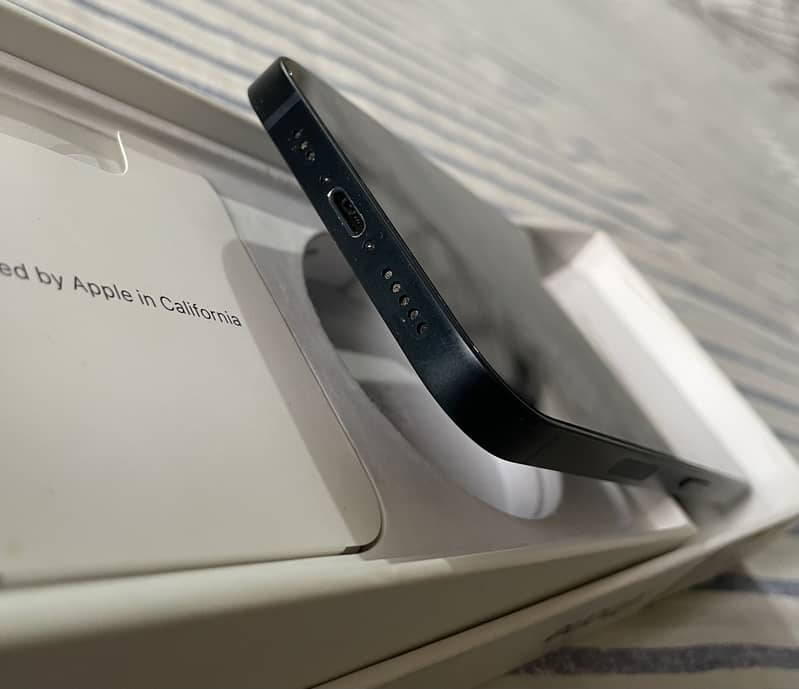 Apple iPhone 13 4
