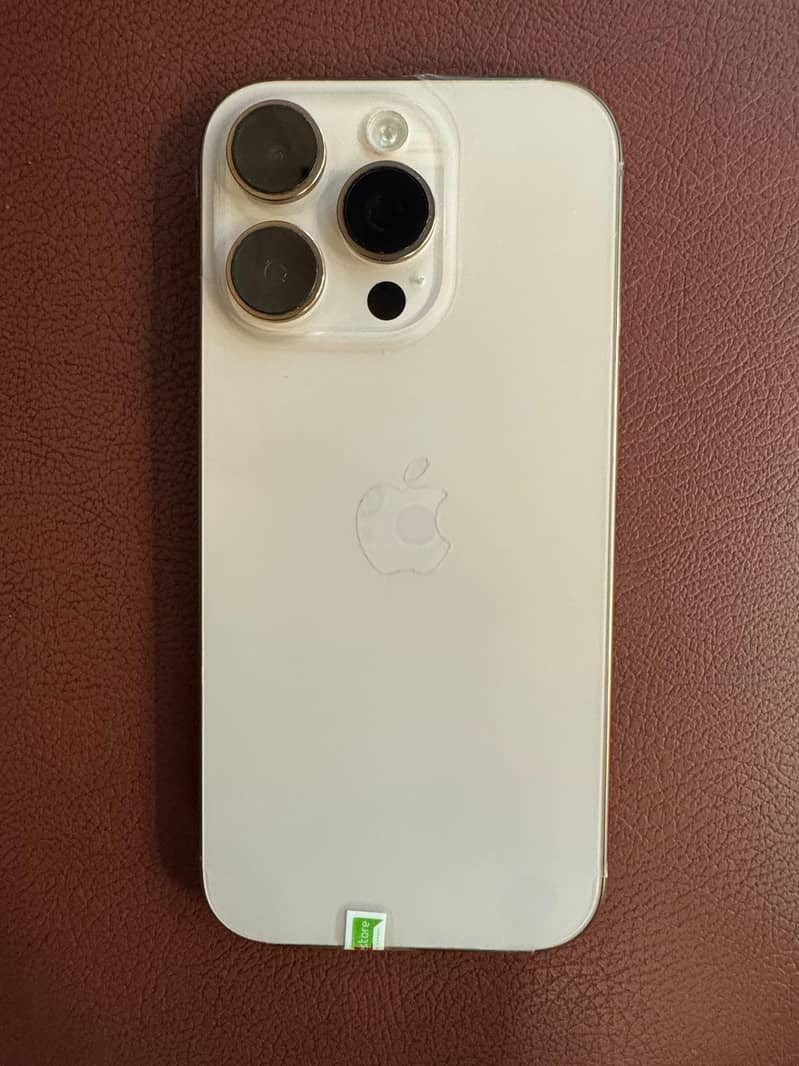Apple iPhone 16 Pro 9