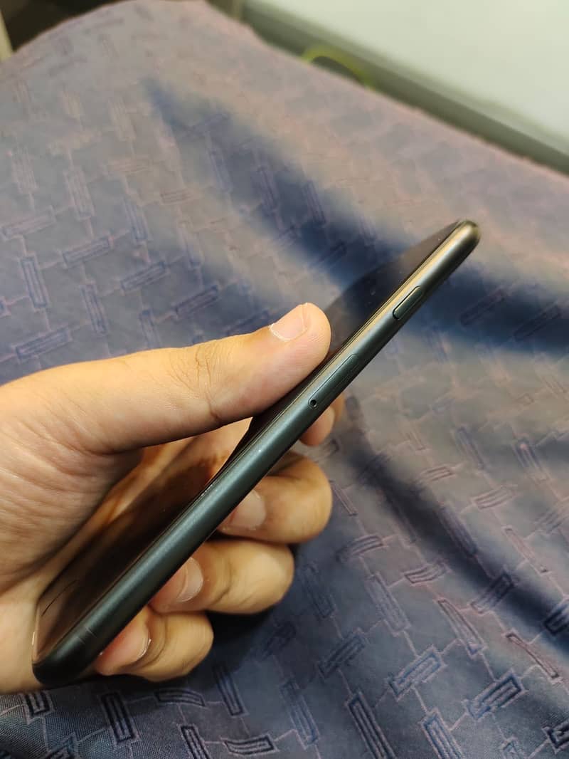 iPhone se 2020 4