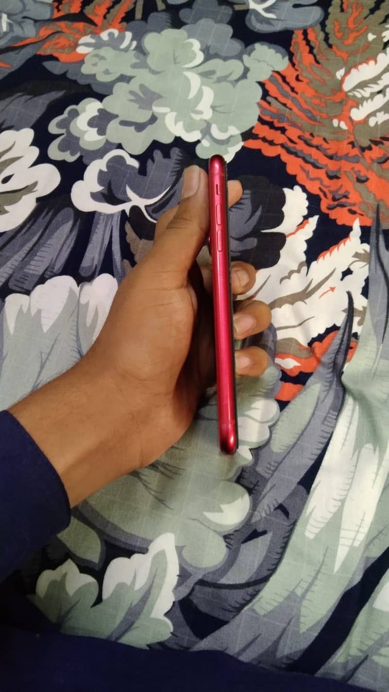 Apple iPhone 11 3