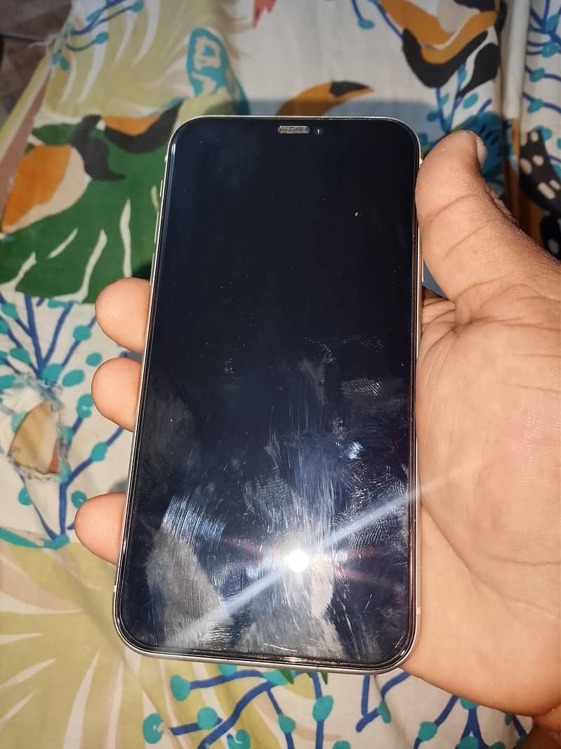 Apple iPhone 11 0