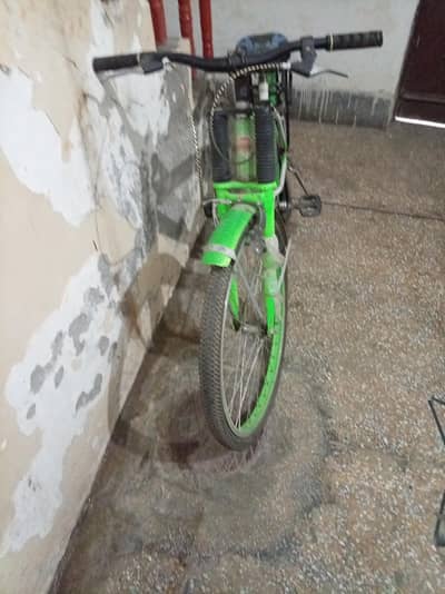 cycle medium size neat and clean tura saa kaam hou ga