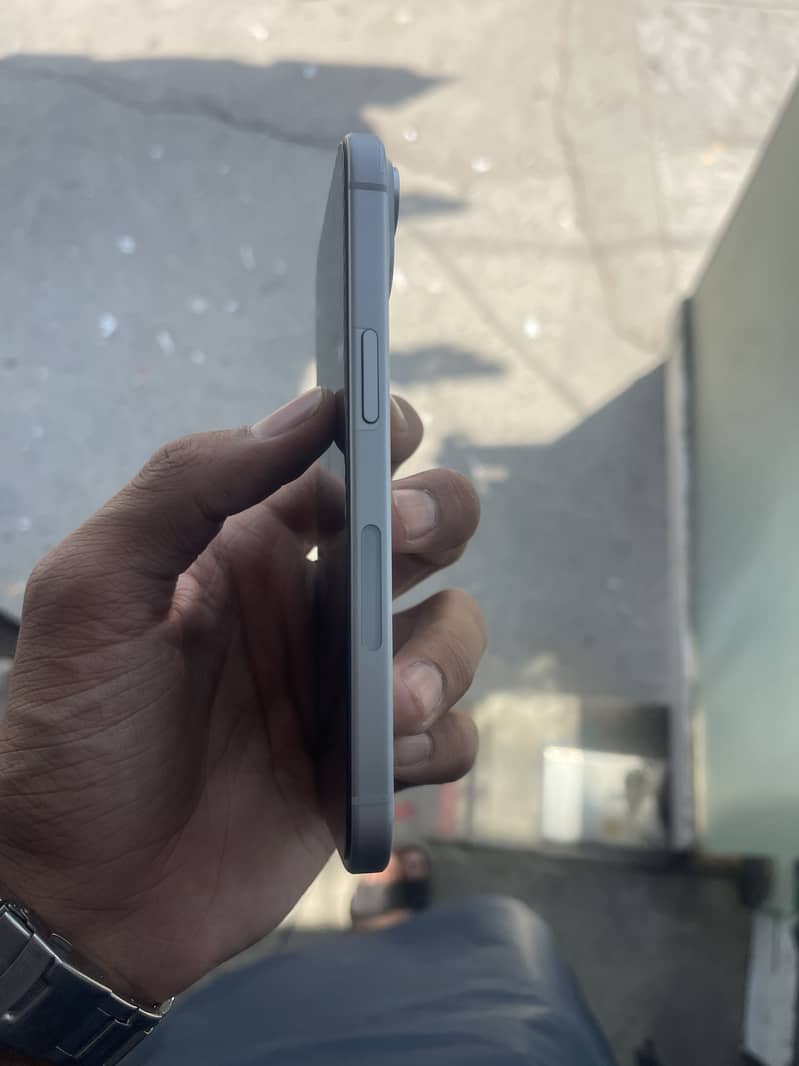 Apple iPhone 15 5