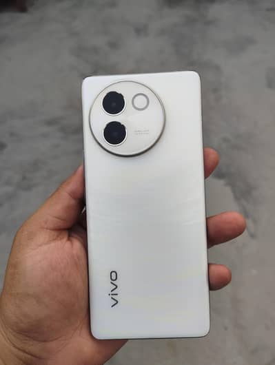 Vivo V30