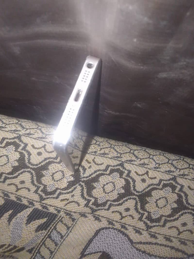 IphoneSE 5