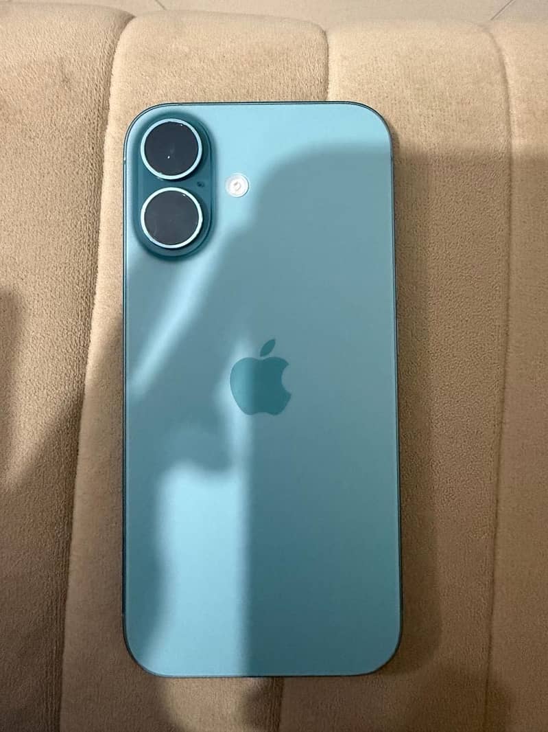 Apple iPhone 16 0