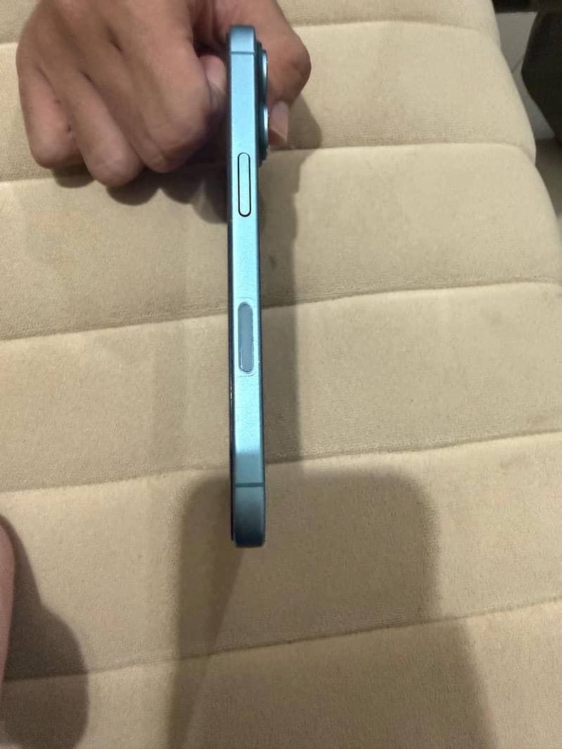 Apple iPhone 16 1