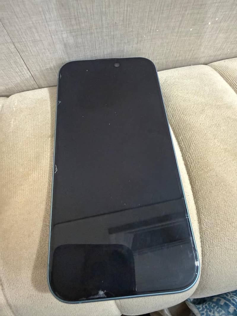 Apple iPhone 16 5