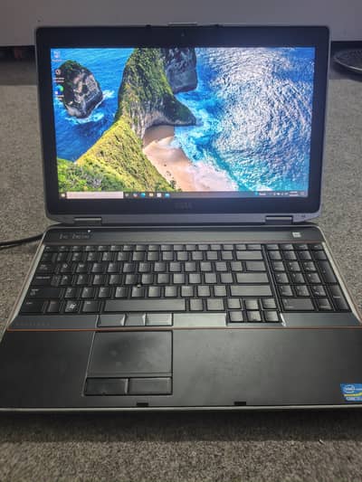 DELL LATITUDE E6520 | Intel Core i7 Gen 2 | 8GB RAM 256 SSD |
