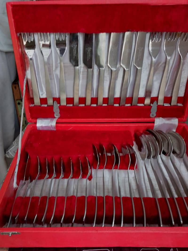 Cutlery set 0