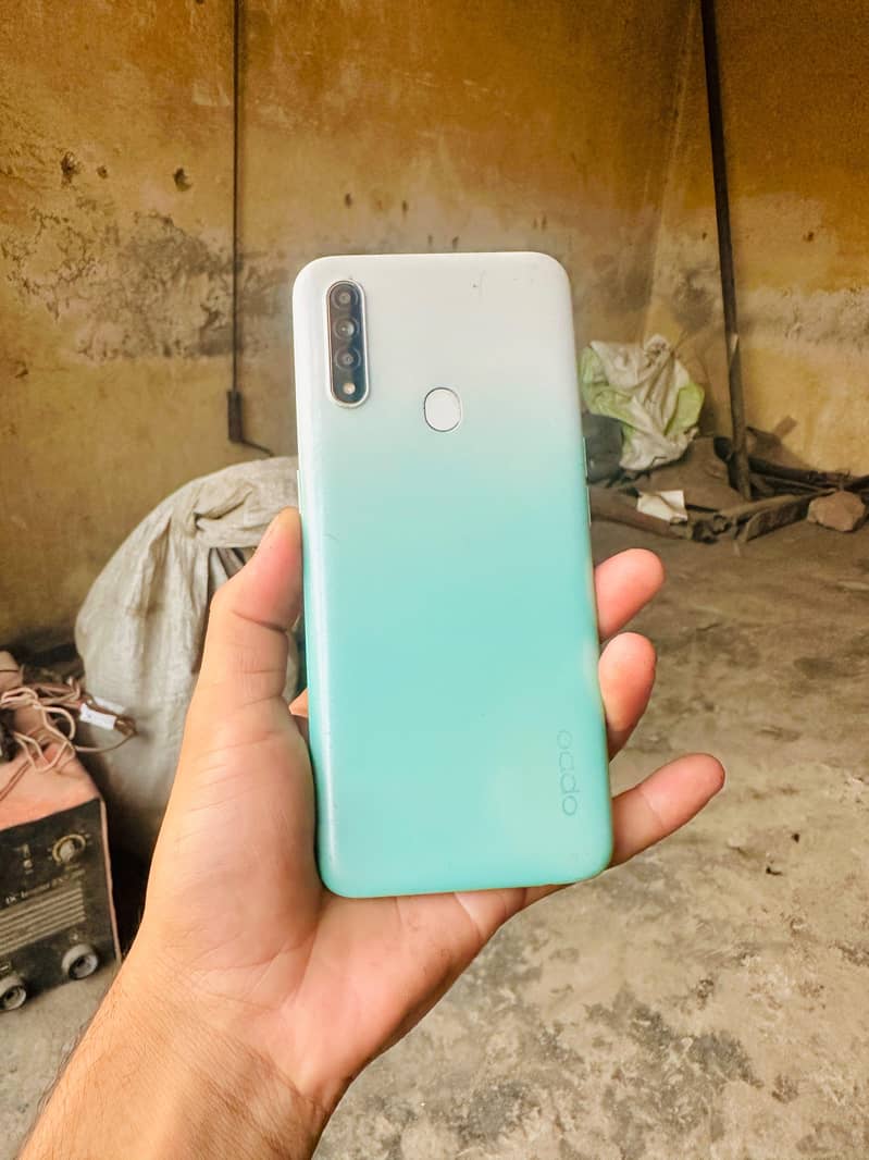 OPPO A31 0