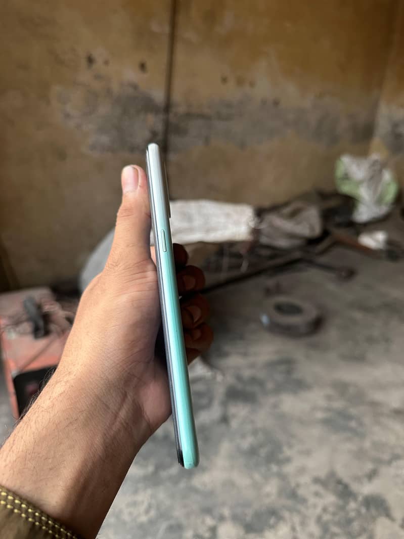 OPPO A31 3
