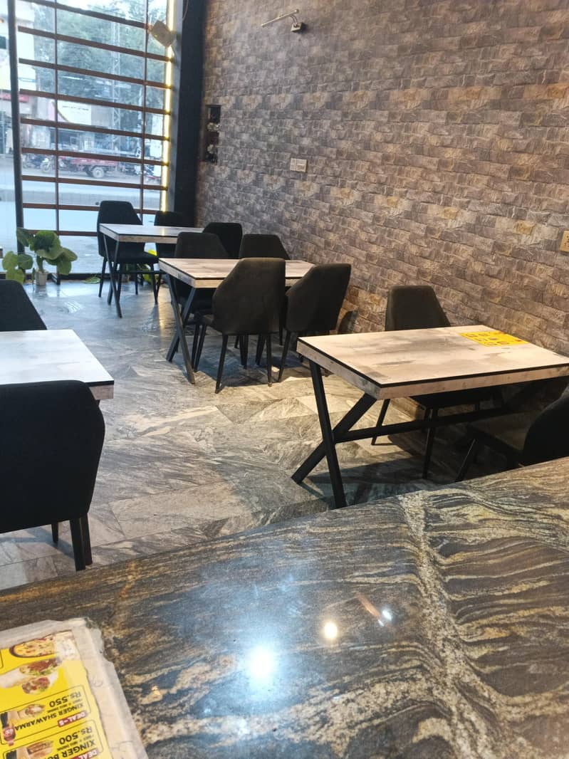 Restaurant 0