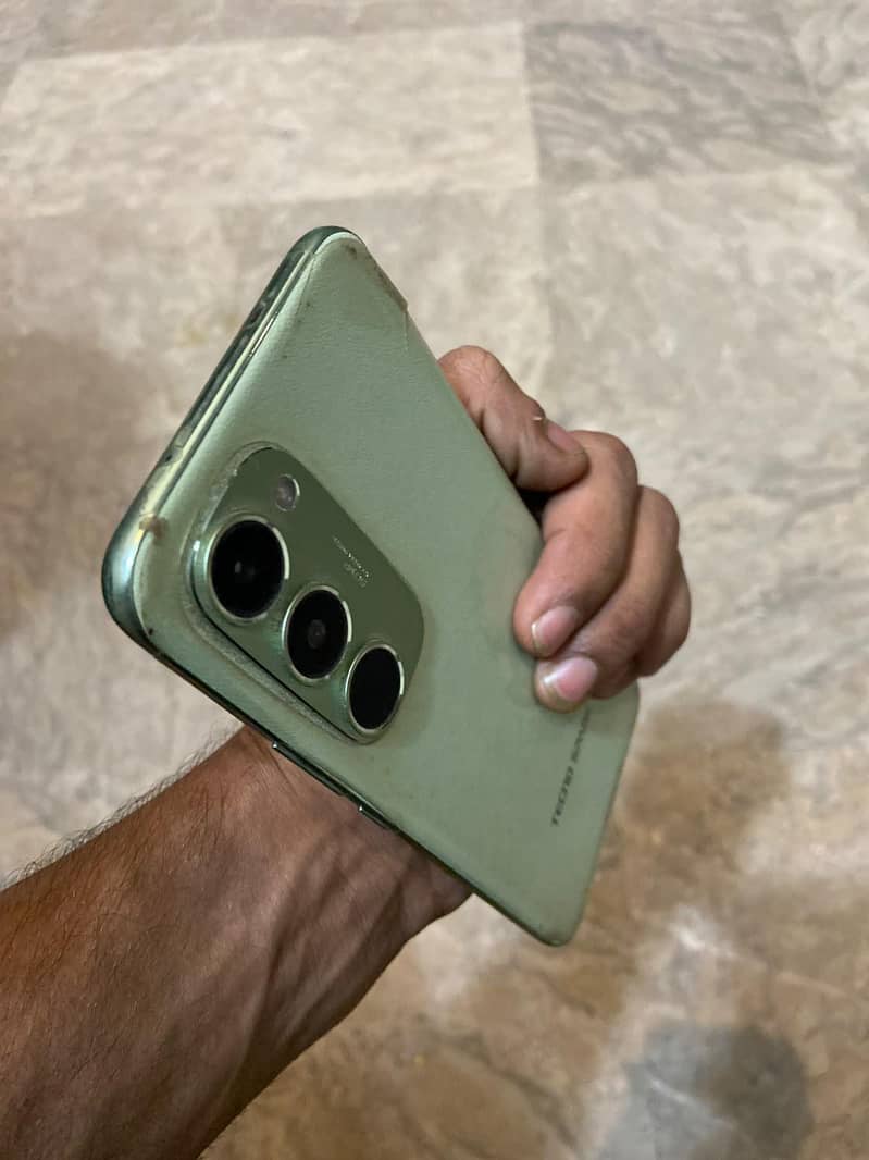 Spark 40 pro plus 4