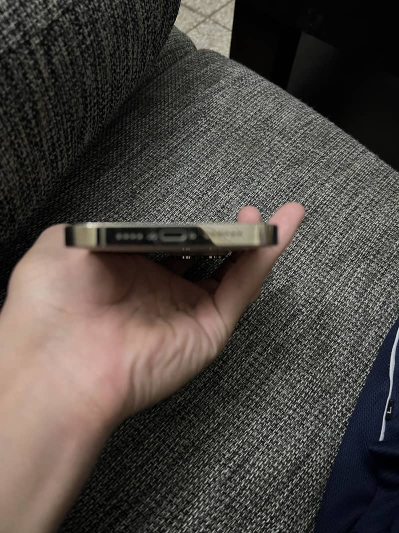 Apple iPhone 14 Pro Max 1