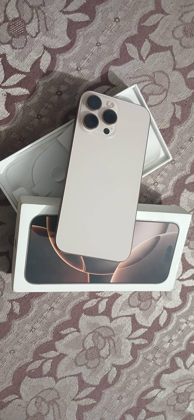 Apple iPhone 16 Pro Max 2