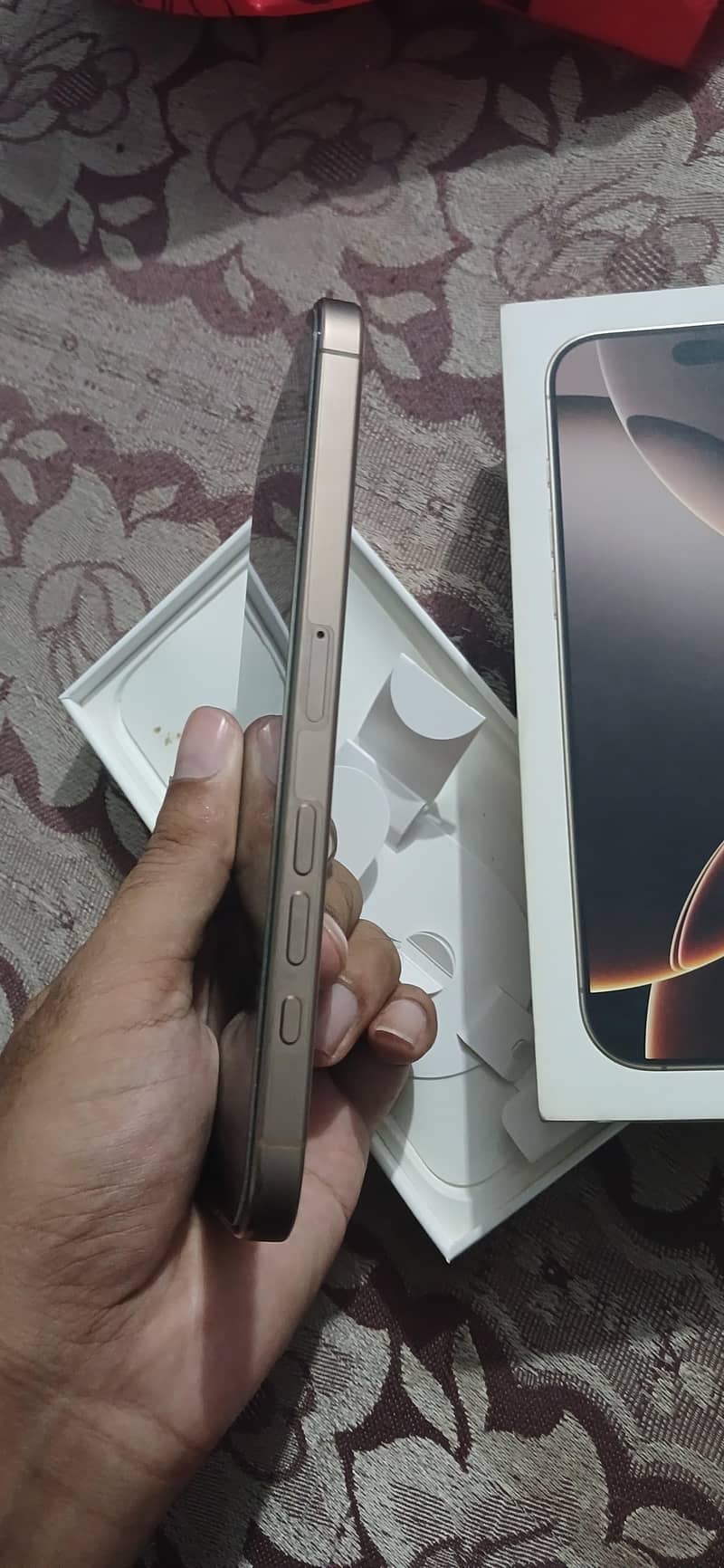 Apple iPhone 16 Pro Max 3