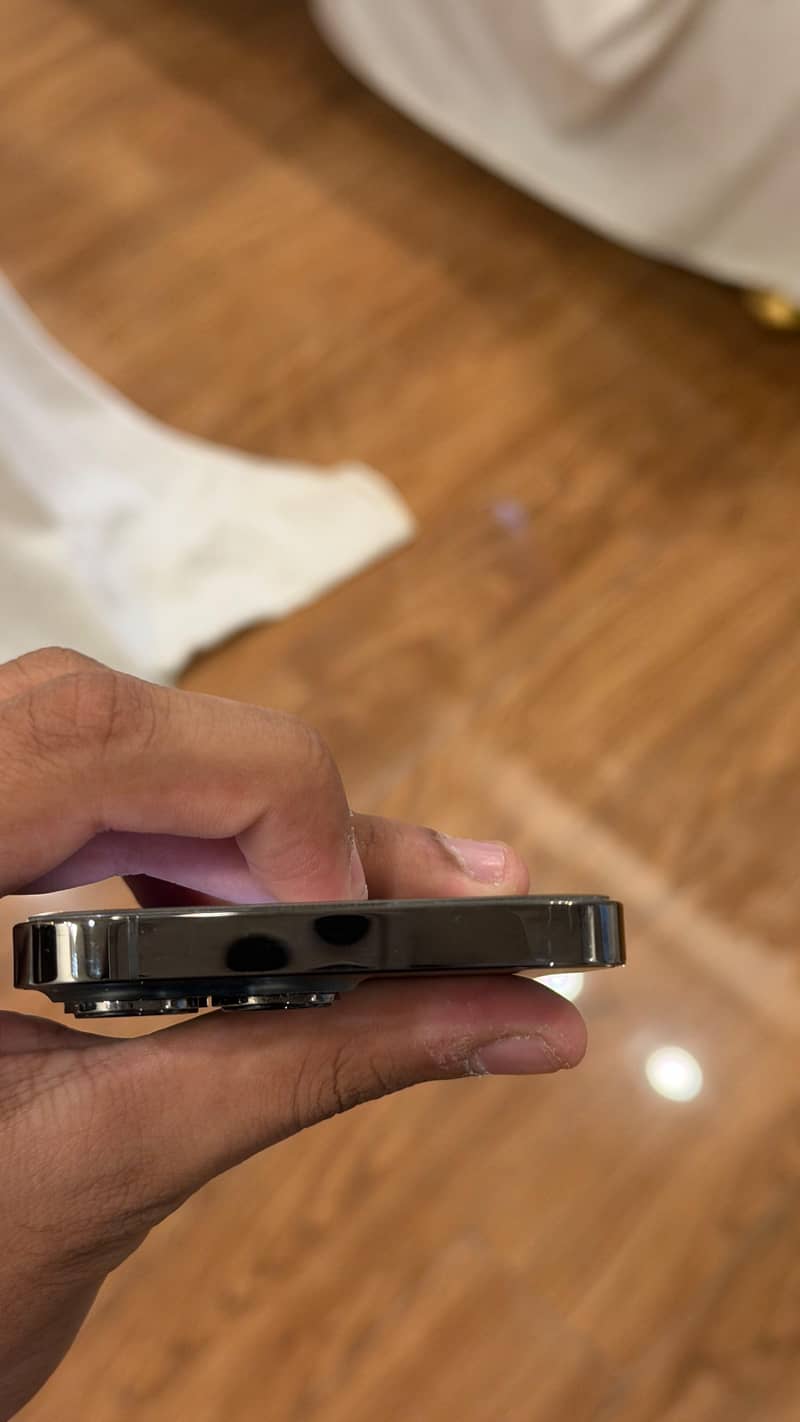 Apple iPhone 13 Pro 1