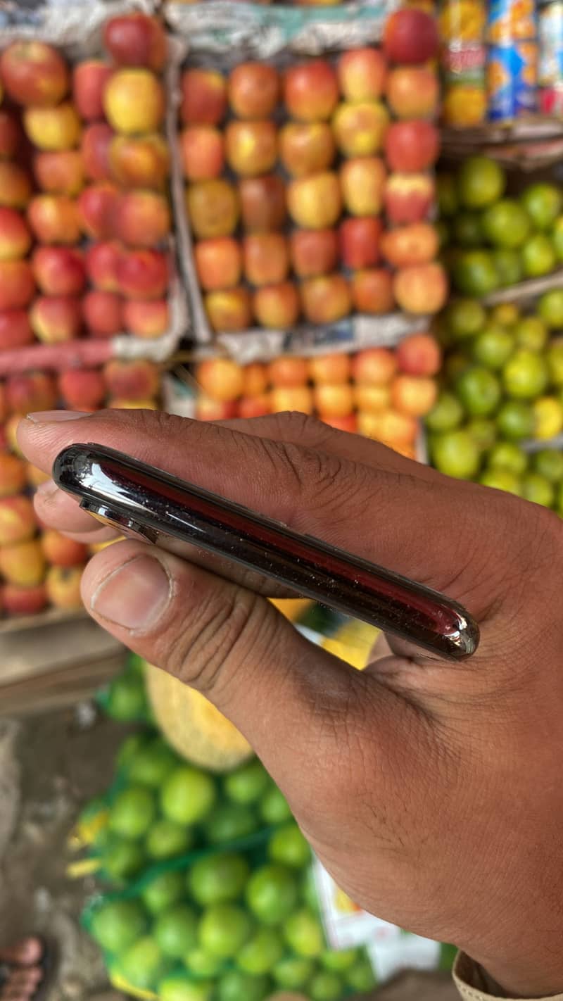 Apple iPhone X 1