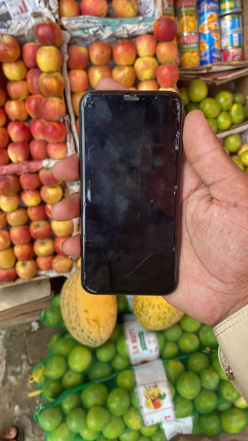 Apple iPhone X 4