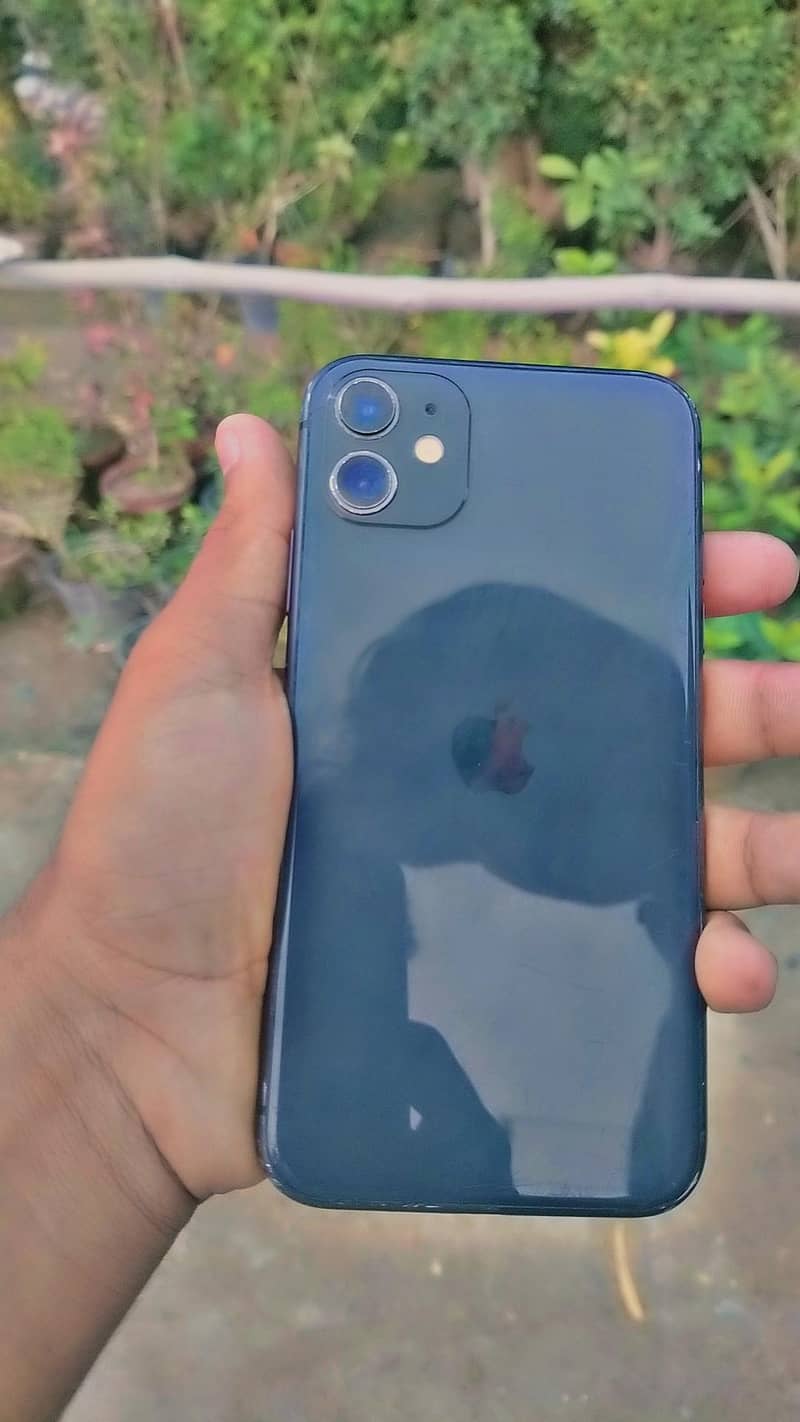 Apple iPhone 11 3