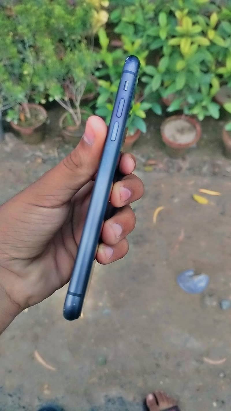 Apple iPhone 11 5