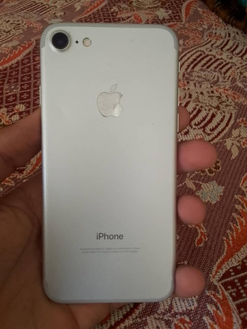 Apple iPhone 7 2